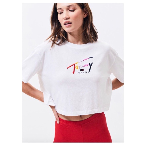Tommy Hilfiger Tops - 🎉HP🎉Tommy Jeans Embroidered Logo Cropped T-Shirt